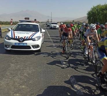 4F16E7E4-F186-4CF9-A533-B8F7C43CF04F