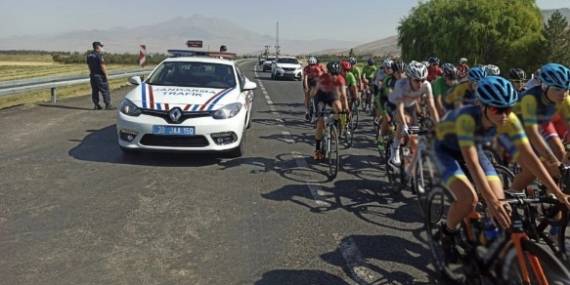 4F16E7E4-F186-4CF9-A533-B8F7C43CF04F