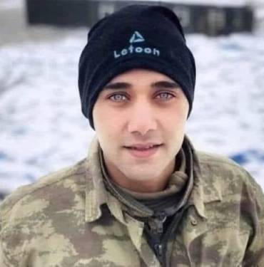 09DBF32B-2653-4FD5-9136-95BCF9BDF195