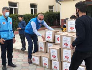 ditib_gurcistan_yardim_dagitimi_5