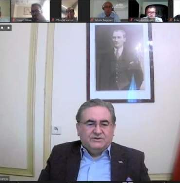 C77B6DF2-88D2-424A-9906-F06D74712F1C