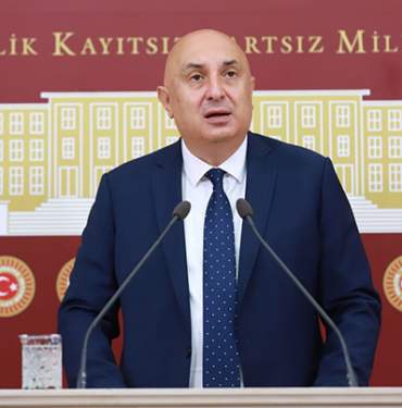 EnginÖzkoç4Ağustos2002-foto