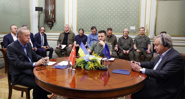 dunyanin-gozu-lviv-de-kritik-uclu-zirve-sona-erdi