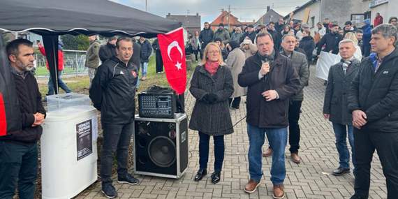Futbolcular ve sporseverler, depremzedeler için buluştu..