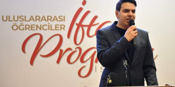 Uluslararası öğrenciler İstanbul’da iftarda yaptı..