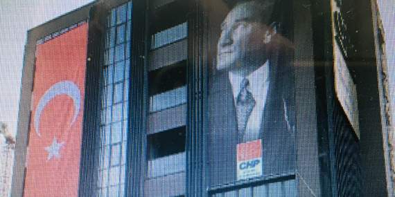 CHP İstanbul İL Başkanlığı’da kurşunlandı!