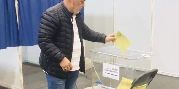 Hollanda belediye meclislerindeki seçilmişlerin hikayesi?