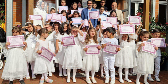 Ulu Camii‘nin minik öğrencileri karne sevinci yaşadı