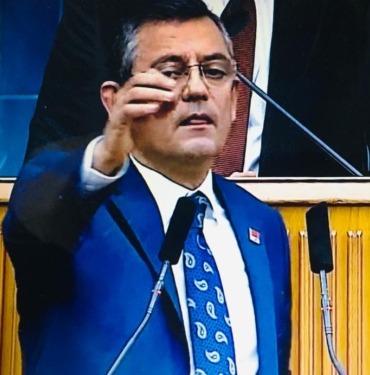 Özgür Özel 4
