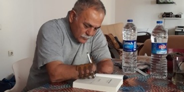 ibrahim çenet kitap imzalıyor