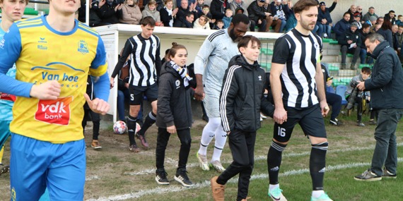 SC Eendracht Aalst, rakibi Dikkelvenne’ye 3-0 yenilerek, hayal kırıklığı yaşattı..