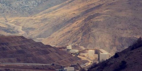 Heyelanla Kayan Toprak Değil, Toksik Kimyasallarla Kirletilmiş Maden Yığını