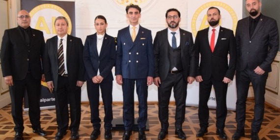 Herkese kucaklayan “Al Parti” oylarınıza talip!