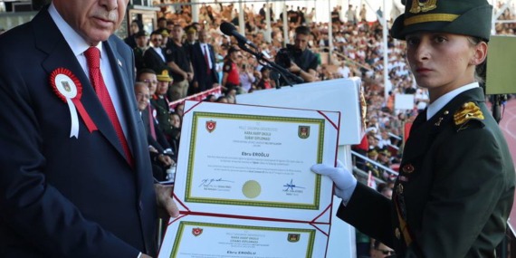 “Mustafa Kemal’in Askerleriyiz” sloganından niye rahatsız oldunuz ki?