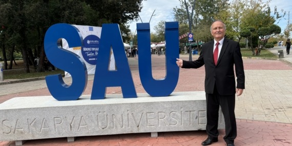 Sakarya Üniversitesi göz kamaştırıyor..