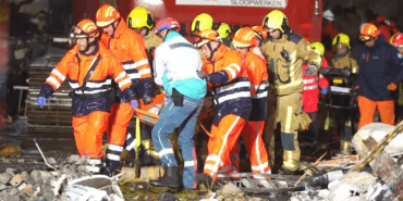 afbeelding-met-brandweerman-arbeider-helm-werkk-2