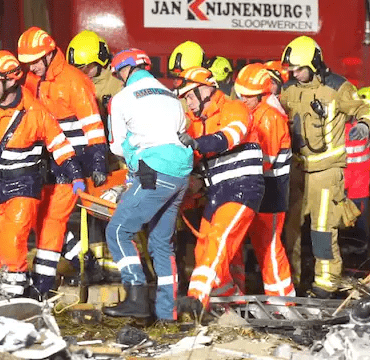 afbeelding-met-brandweerman-arbeider-helm-werkk-2