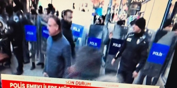 Ankara’da emeklilere polis, biber gazlı müdahale etti..