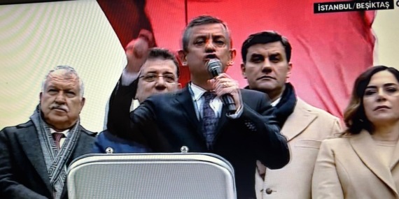 Özgür Özel, “Senin ne istediklerinde verdiklerin, bir gün tankla karşına çıktılar!”