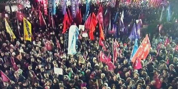 Türkiye, Ekrem İmamoğlu ve arkadaşları için ayakta!