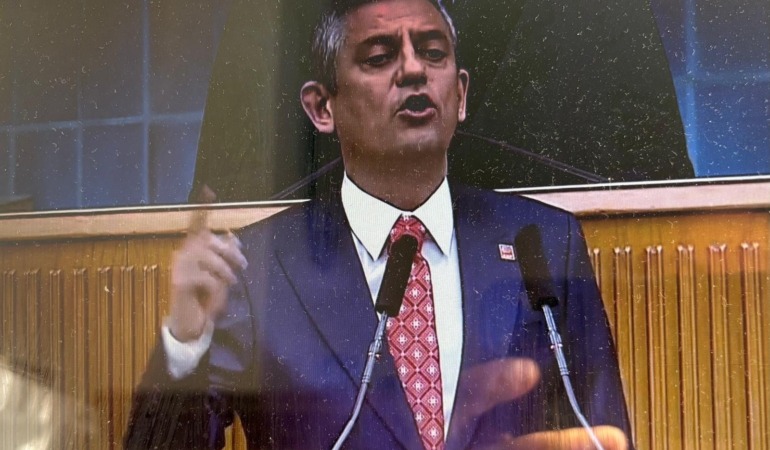 Özgür Özel 2