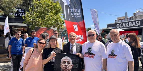 Zafer Partililer, liderleri için imza topladılar..