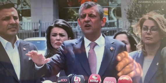 CHP Genel Başkanı Özgür Özel, ” Kamera kayıtları ve bantlama ile ilgili Bakan Ali Yerlikaya’ya sert sözlerle seslendi!”