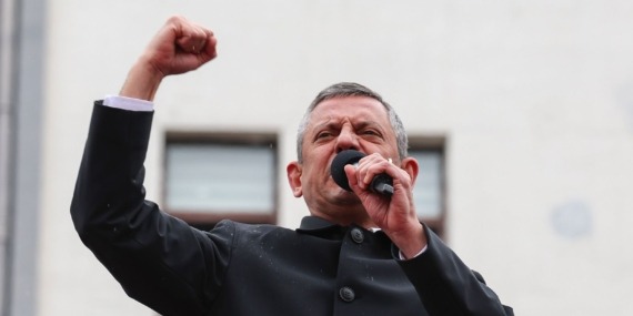 Özgür Özel, B Planını uygulamak için harekete geçti..