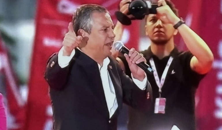 Özgür Özel 1