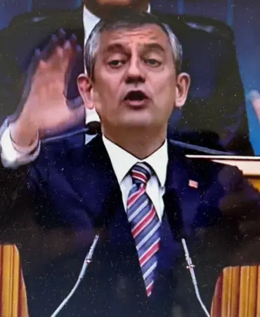 Özgür Özel 3