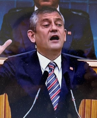Özgür Özel 4