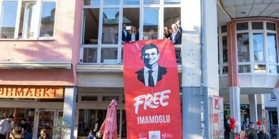 CHP Frankfurt Ofisi ilgi odağı oldu..