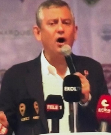 Özgür Özel 2