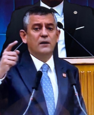 Özgür Özel 3