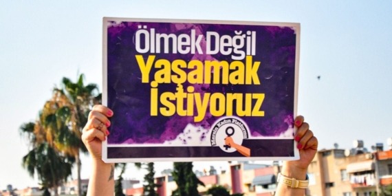 Kadına Şiddet Günü’nde bile, Türkiye’de kadına yönelik şiddet durmuyor!