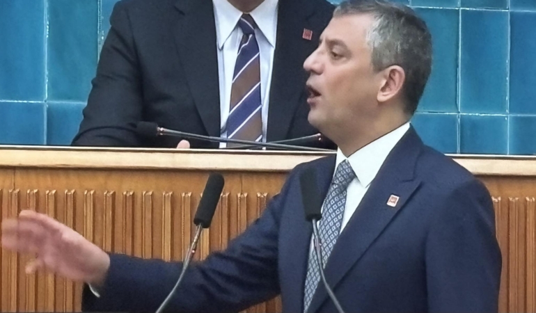 Özgür Özel 3