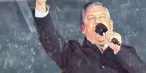 Özgür Özel,” Bakan çocuklarının saltanatı bitecek, vatan çocukları devri gelecek!”