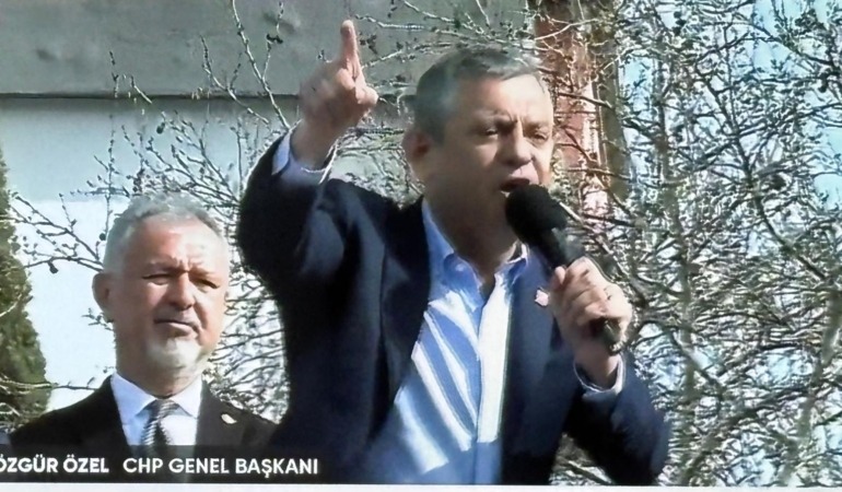 özgür özel