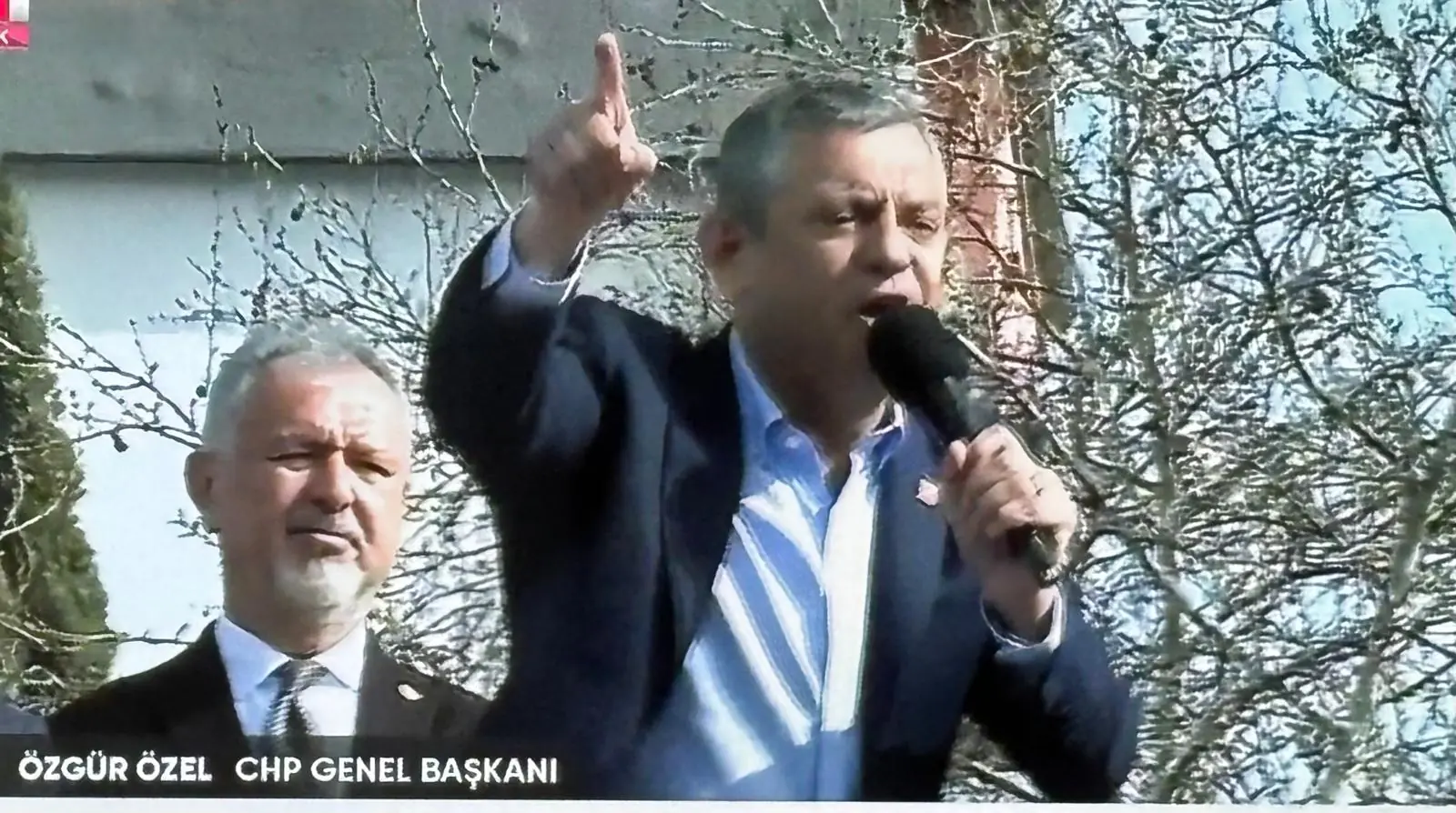 özgür özel