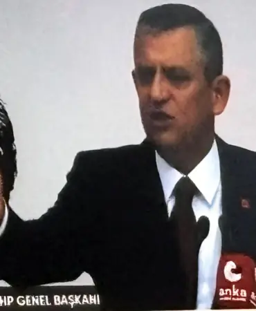 Özgür Özel 4