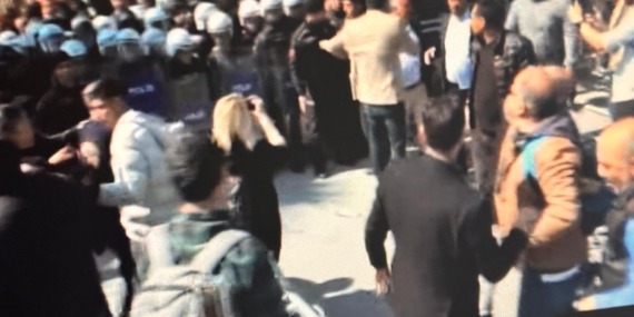 İzmir’de yine iktidar, muhalefet hesaplaşması, tarihi binaya  sıçradı!