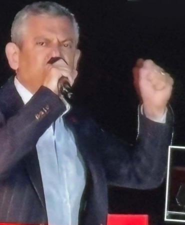 Özgür Özel 1