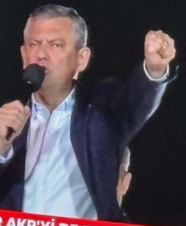 Özgür Özel 3