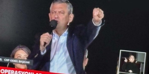 CHP Genel Başkanı Özgür Özel,” Kumpaslara alet olanların burunlarından fitil, fitil getireceğiz!..” diyerek ağır eleştirilerde bulundu..