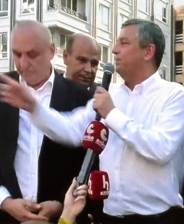 Özgür Özel 1