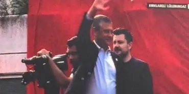 Özgür Özel 4